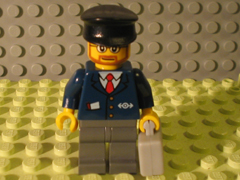LEGO 7907-17 Advent Calendar 2007, City (Day 16) - Train Worker and Briefcase