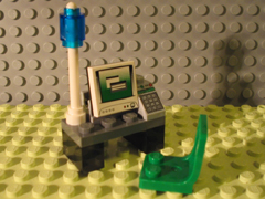 LEGO 7907-24 Advent Calendar 2007, City (Day 23) - Computer Desk and Chair