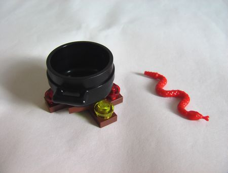LEGO 7979-16 Advent Calendar 2008, Castle (Day 15) - Cooking Pot with Snake