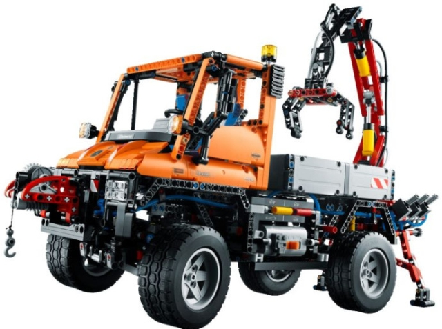 LEGO 8110 Mercedes-Benz Unimog U 400
