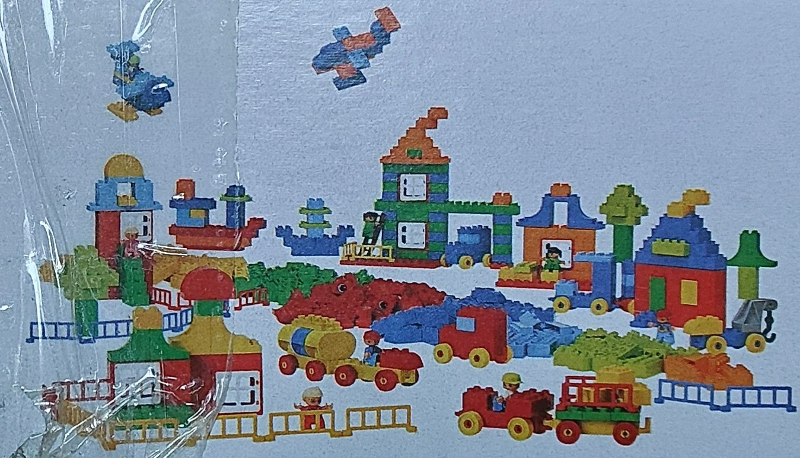 LEGO 9090-4 Large Duplo Basic Set (XL Brick Set) (2018 Version)
