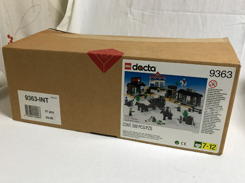 LEGO 9363 Sheriff's Lock-Up & Gold City Junction