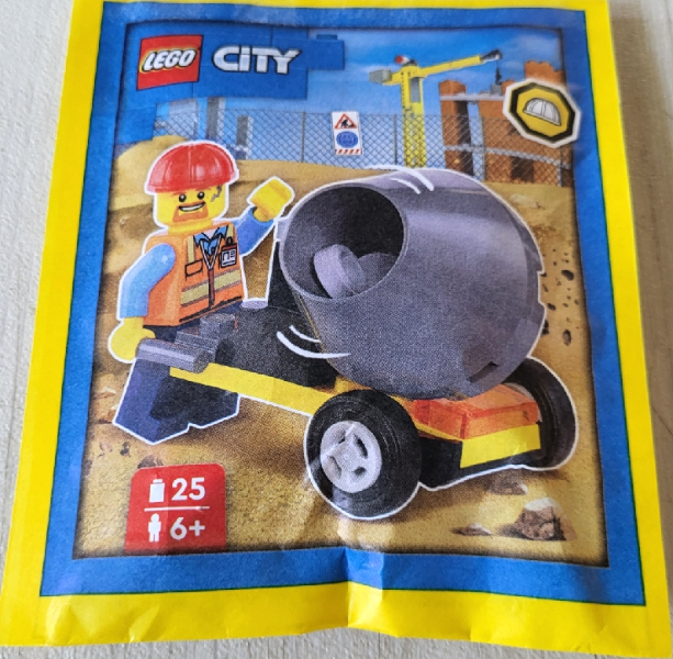 LEGO 952403 Builder with Cement Mixer paper bag