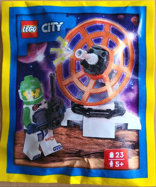 LEGO 952411 Astronaut with Space Satellite paper bag