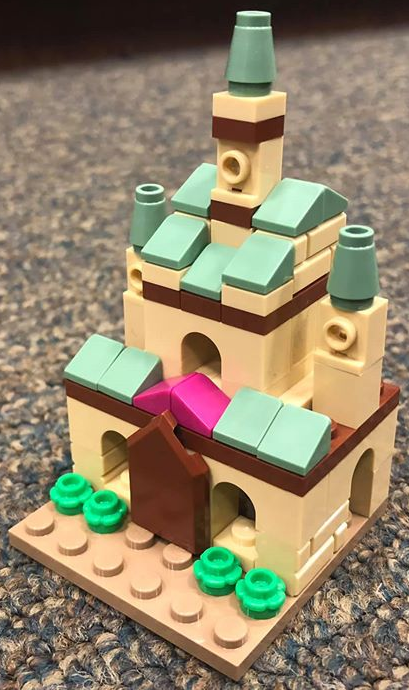 LEGO ARENDELLE Barnes & Noble Exclusive Build - Arendelle Castle