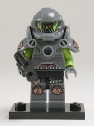 LEGO col09-11 Alien Avenger, Series 9 (Complete Set with Stand and Accessories)