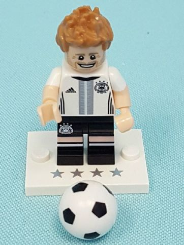 LEGO coldfb-5 Benedikt Höwedes, Deutscher Fussball-Bund / DFB (Complete Set with Stand and Accessories)