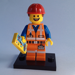LEGO coltlm-3 Hard Hat Emmet, The LEGO Movie (Complete Set with Stand and Accessories)