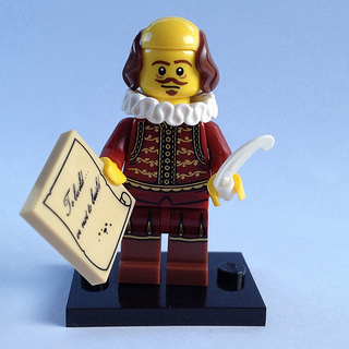 LEGO coltlm-8 William Shakespeare, The LEGO Movie (Complete Set with Stand and Accessories)