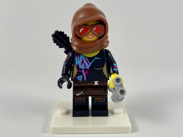 LEGO coltlm2-2 Battle-Ready Lucy, The LEGO Movie 2 (Complete Set with Stand and Accessories)