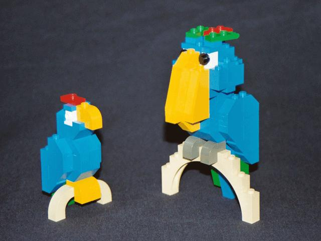 LEGO LLCA28 Polly and Paco Parrots (LEGOLAND California Ambassador Pass Exclusive)