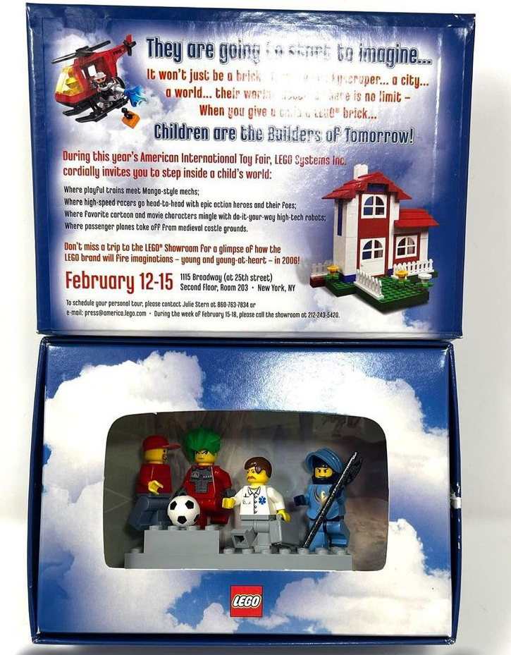 LEGO tf06 Minifigures Diorama - Promotional Set (Toy Fair 2006)