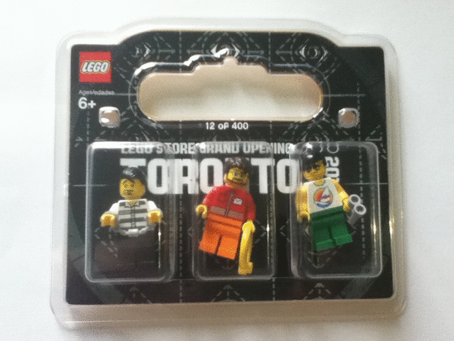 LEGO Toronto-3 LEGO Store Grand Opening Exclusive Set, Yorkdale Mall, Toronto, ON, Canada blister pack